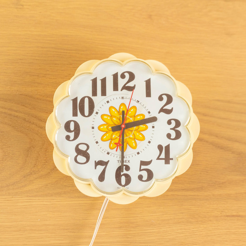 Vintage Timex Electric Daisy Flower Wall Clock | Mid Century MCM