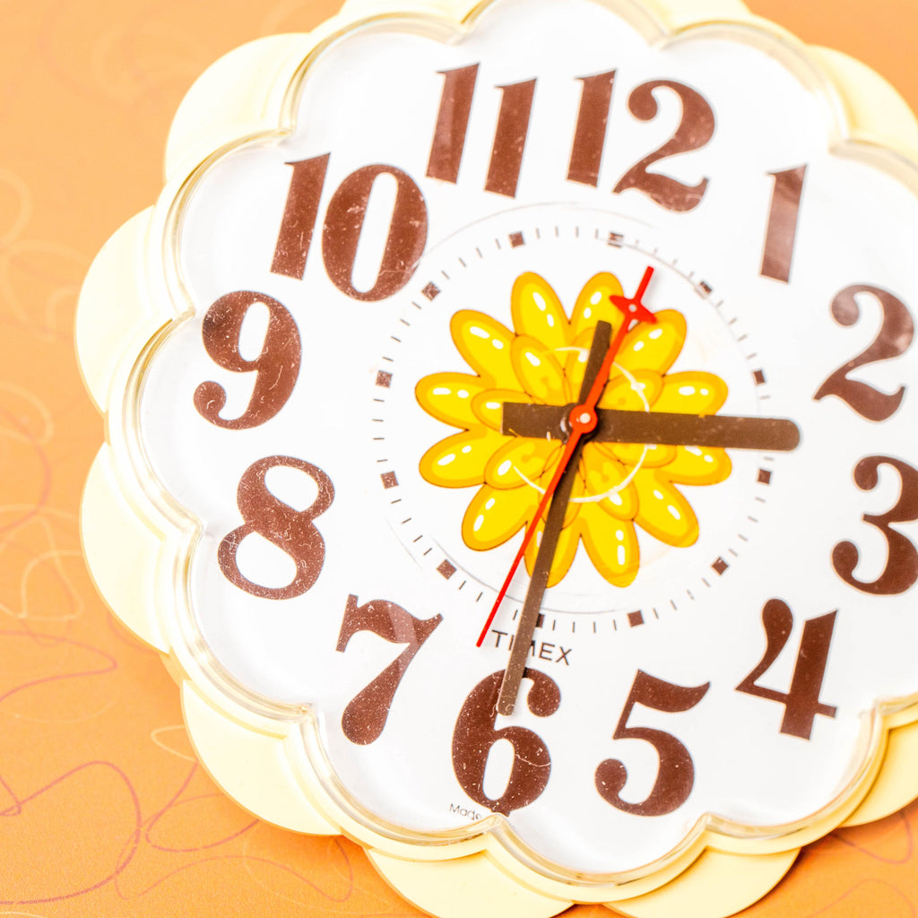 Vintage Timex Electric Daisy Flower Wall Clock | Mid Century MCM
