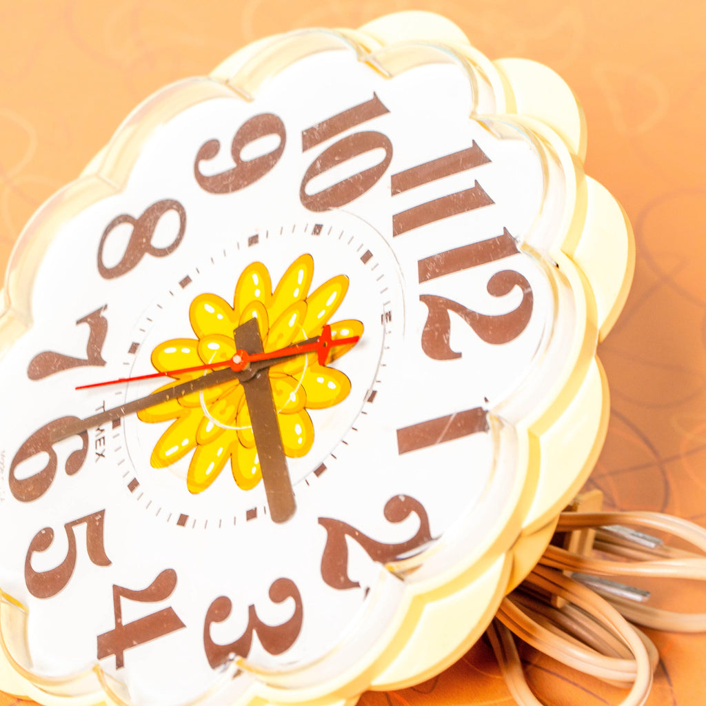 Vintage Timex Electric Daisy Flower Wall Clock | Mid Century MCM