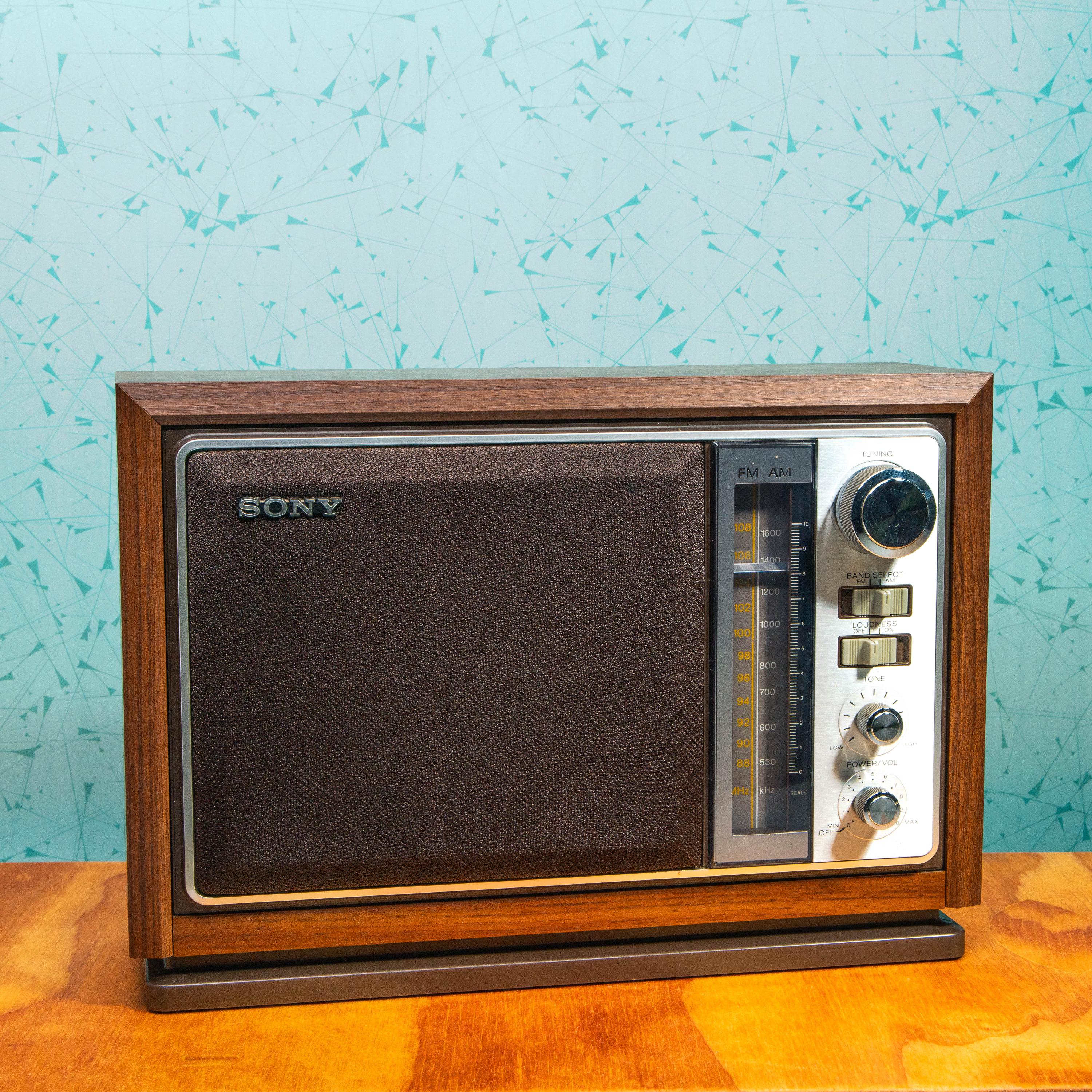 Vintage Sony ICF-9740W FM/AM 2-Band Radio | Mid Century Electronics